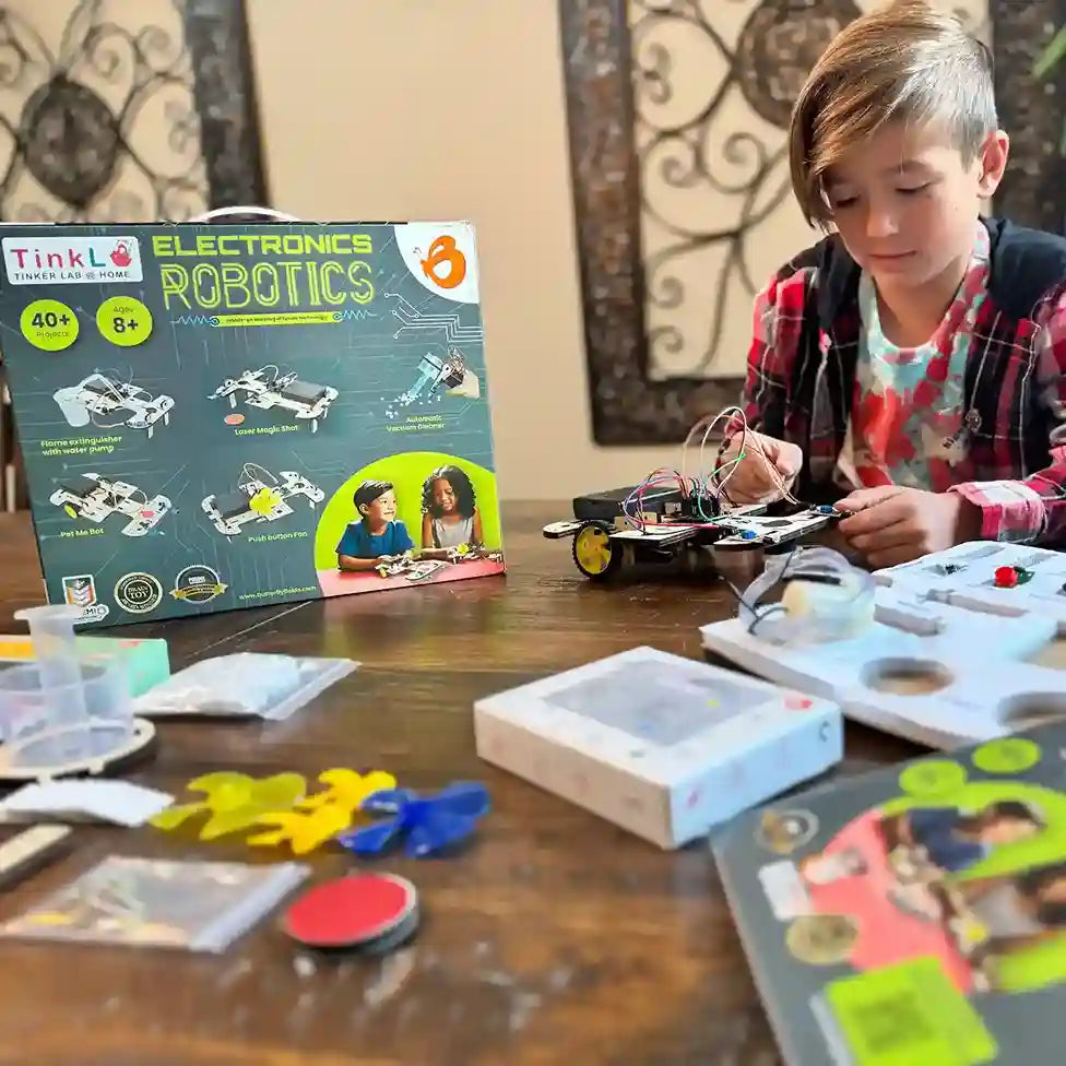 Load video: 5in1 Robotics kit | Butterfly Edufields